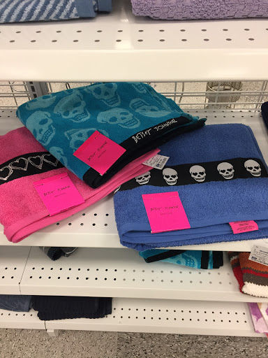 Clothing Store «Ross Dress for Less», reviews and photos, 2870 Chapel Hill Rd, Douglasville, GA 30135, USA