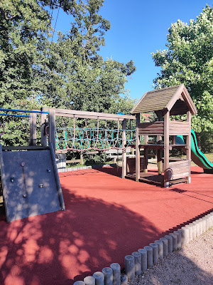 Aire de jeux à Thaon-les-Vosges