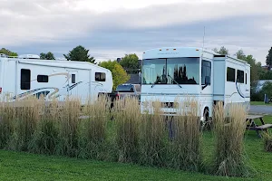 Camping municipal Parc de l'ïle de Leclercville image