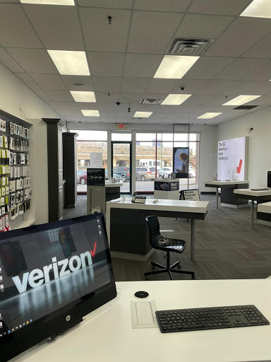 Cell Phone Store «Lynbrook Verizon Wireless», reviews and photos, 677 Sunrise Hwy, Lynbrook, NY 11563, USA