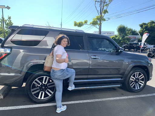 Toyota Dealer «Lithia Toyota of Springfield», reviews and photos, 163 S 9th St, Springfield, OR 97477, USA