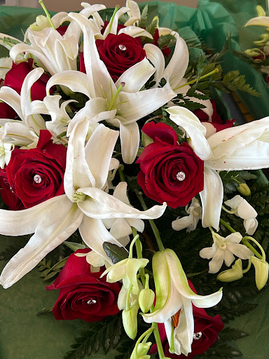 Florist «Flowers By Voytek», reviews and photos, 9524 Blind Pass Rd, St Pete Beach, FL 33706, USA