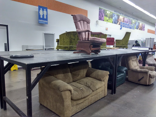 Thrift Store «7th St & Union Hills Goodwill Retail Store & Donation Center», reviews and photos, 710 E Union Hills Dr, Phoenix, AZ 85024, USA