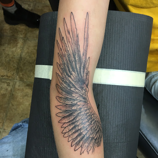 Tattoo Shop «Wonderland Tattoo Studio», reviews and photos, 23531 Little Mack Ave, St Clair Shores, MI 48080, USA