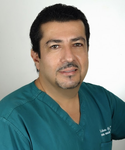 Dr. Alberto Gil Cueva, Cirujano maxilofacial