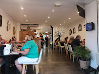 Atmosphère du Restaurant Les Trois Pachas à Valras-Plage - n°1