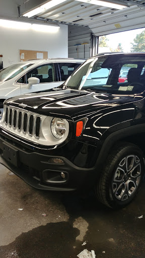 Car Dealer «Romano Chrysler Jeep», reviews and photos, 215 W Genesee St, Fayetteville, NY 13066, USA