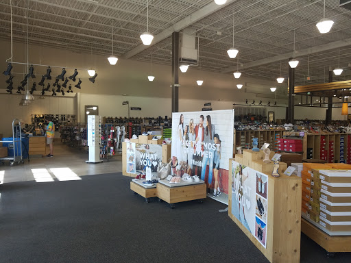 Shoe Store «DSW Designer Shoe Warehouse», reviews and photos, 12160 Blue Valley Pkwy, Overland Park, KS 66213, USA