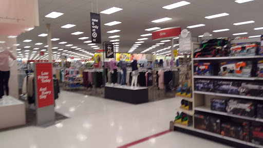 Department Store «Target», reviews and photos, 5901 Douglas Ave, Des Moines, IA 50322, USA