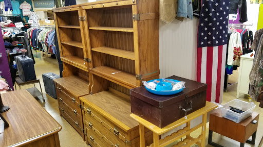 Thrift Store «Outreach Thriftique Store & Donation Center», reviews and photos, 2203 W Main St, Norman, OK 73069, USA