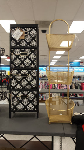 Clothing Store «Ross Dress for Less», reviews and photos, 2180 MacArthur Rd, Whitehall, PA 18052, USA