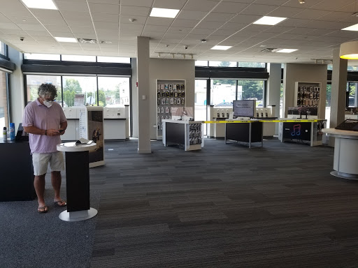 Cell Phone Store «Verizon», reviews and photos, 355 N Central Ave, Hartsdale, NY 10530, USA