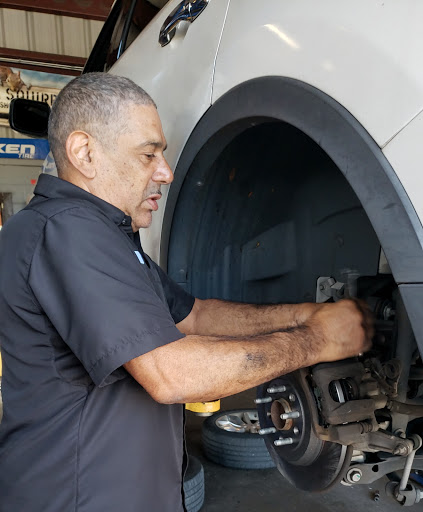 Auto Repair Shop «Reynoso Auto Repair», reviews and photos, 200 W Carroll St, Kissimmee, FL 34741, USA
