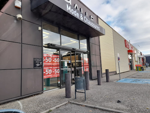 Magasin de vêtements La Halle Romans Sur Isere Romans-sur-Isère