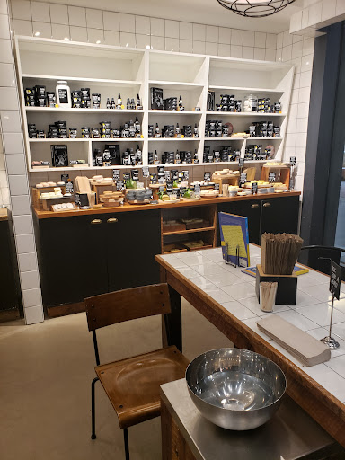 Cosmetics Store «Lush Cosmetics», reviews and photos, 104 Walden Galleria, Buffalo, NY 14225, USA