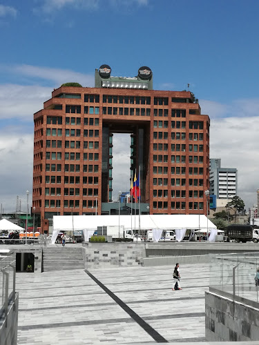 Edificio Puerta del Sol, Unión Nacional de Periodistas 4080, Quito 170135, Ecuador