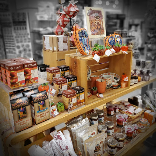 Shopping Mall «Pioneer Place», reviews and photos, 700 SW 5th Ave, Portland, OR 97204, USA