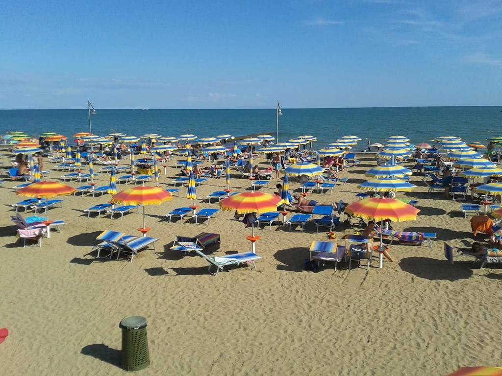Fotografie cu Spiaggia di Caorle zonele de facilități