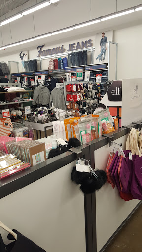 Clothing Store «Old Navy», reviews and photos, 6711 Frontier Dr, Springfield, VA 22150, USA