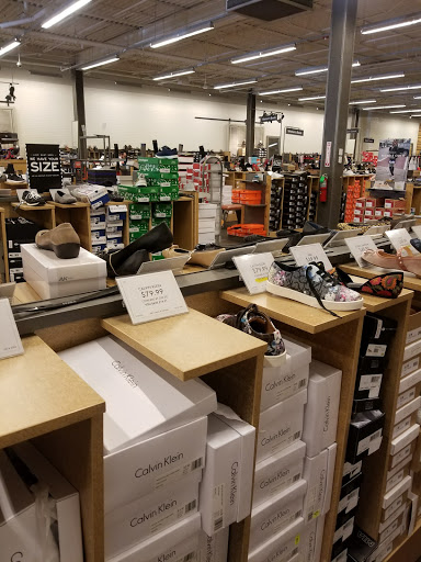 Shoe Store «DSW Designer Shoe Warehouse», reviews and photos, 345 Rockaway Turnpike, Lawrence, NY 11559, USA