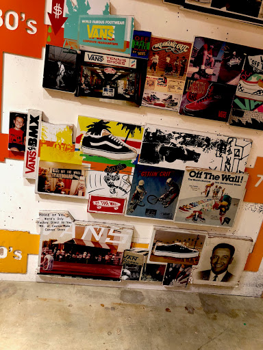 Shoe Store «Vans», reviews and photos, 7101 Democracy Blvd, Bethesda, MD 20817, USA