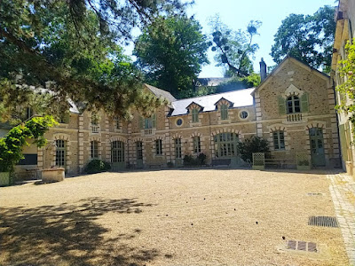 Gîte de groupe -La Boussinière à Gennes-Val-de-Loire