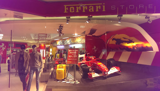 Shopping Mall «Beverly Center», reviews and photos, 8500 Beverly Blvd, Los Angeles, CA 90048, USA