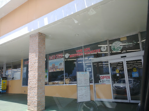 Grocery Store «The Hometown Market», reviews and photos, 401 Plaza Dr, Eustis, FL 32726, USA