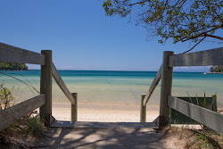 Photo de Bark Bay Beach et ses beaux paysages