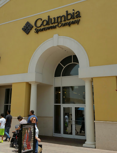 Sportswear Store «Columbia Sportswear Outlet Store at Premium Outlets in Orlando», reviews and photos, 4971 International Dr, Orlando, FL 32819, USA