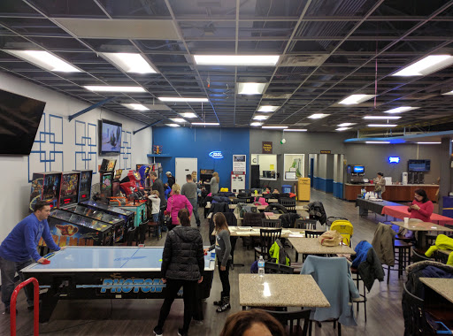 Bowling Alley «Lane 8 Bowling Center», reviews and photos, 124 Wainwright Dr, Brooklyn, NY 11252, USA