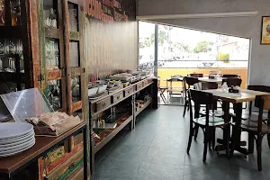Empório Del Quartiere - Pães - Massas - Lanches - Cafeteria - Almoço - Pizza - Delivery - Fortaleza image