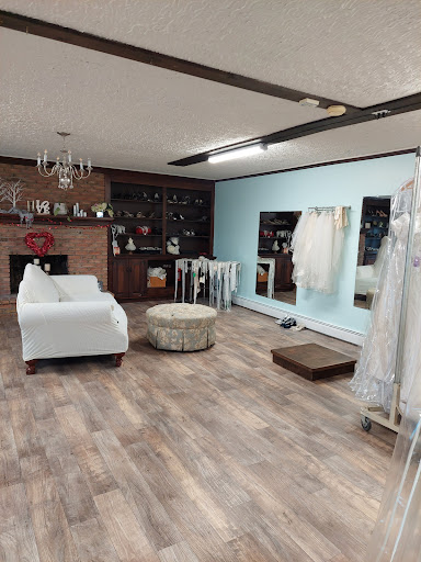 Bridal Shop «Country Threads Bridal by Gail», reviews and photos, 194 Doe Run Rd, Manheim, PA 17545, USA