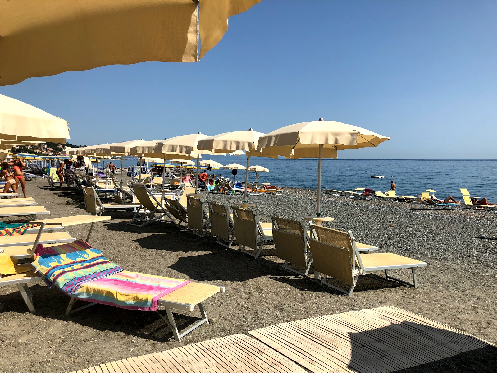 Foto von Spiaggia Cogoleto und die siedlung