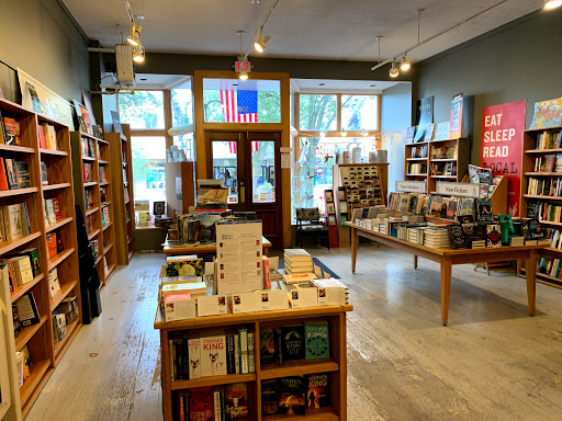 Book Store «Brilliant Books», reviews and photos, 118 E Front St, Traverse City, MI 49684, USA