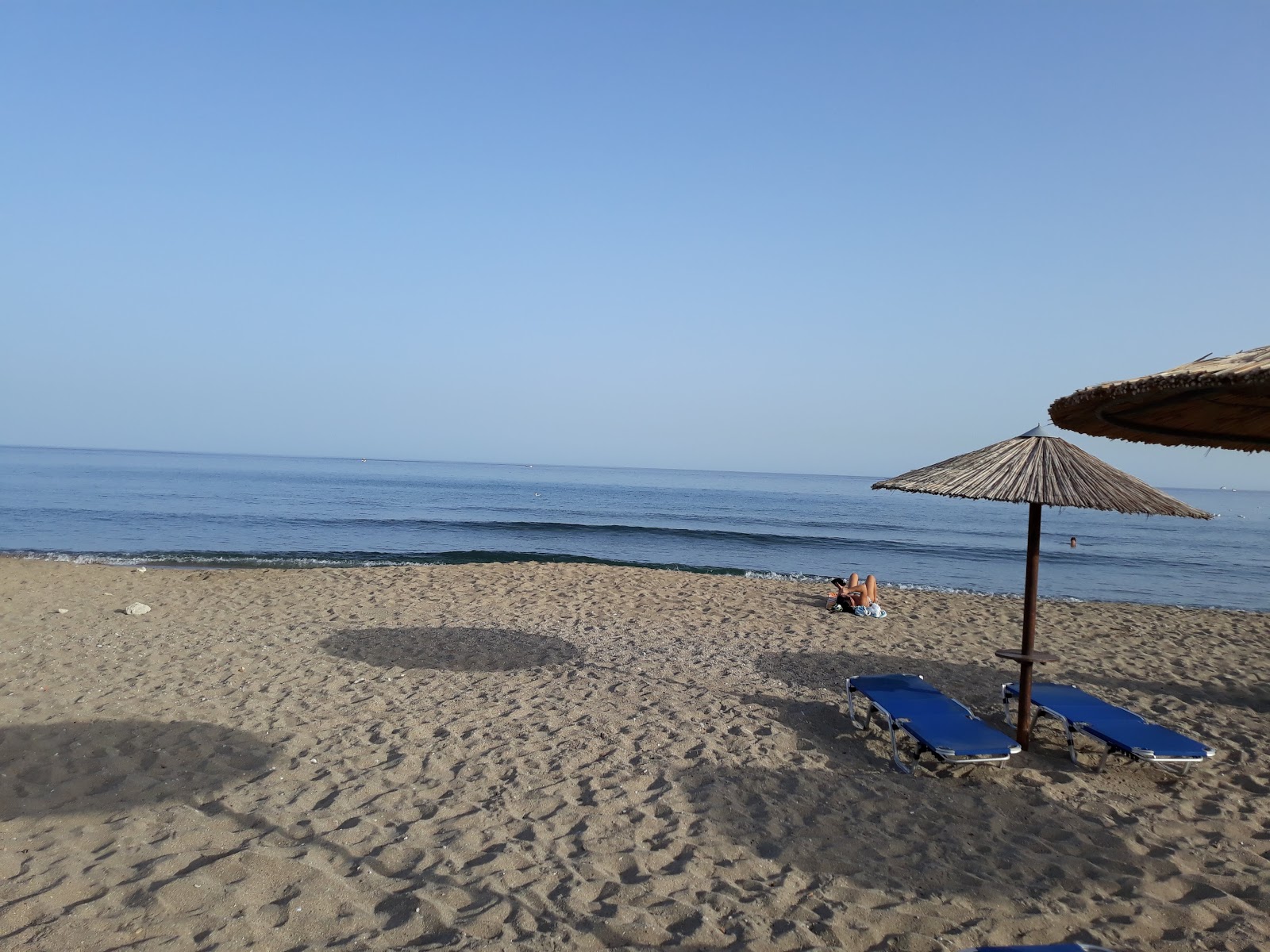 Zephyros beach'in fotoğrafı geniş ile birlikte