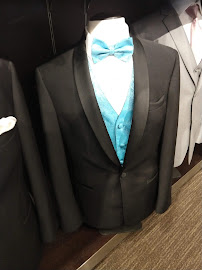 Men's Wearhouse - Photo 9 - Car repair in West Simsbury, CT, Hartford