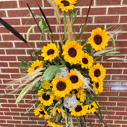 Florist «Downtown Flowers And Gift Shop», reviews and photos, 130 E Charlemont Ave, Kingsport, TN 37660, USA