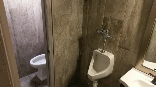 Liquor Store «Flight 747 Liquor Store & Lounge Bar», reviews and photos, 1500 Airport Rd, Jacksonville, FL 32218, USA