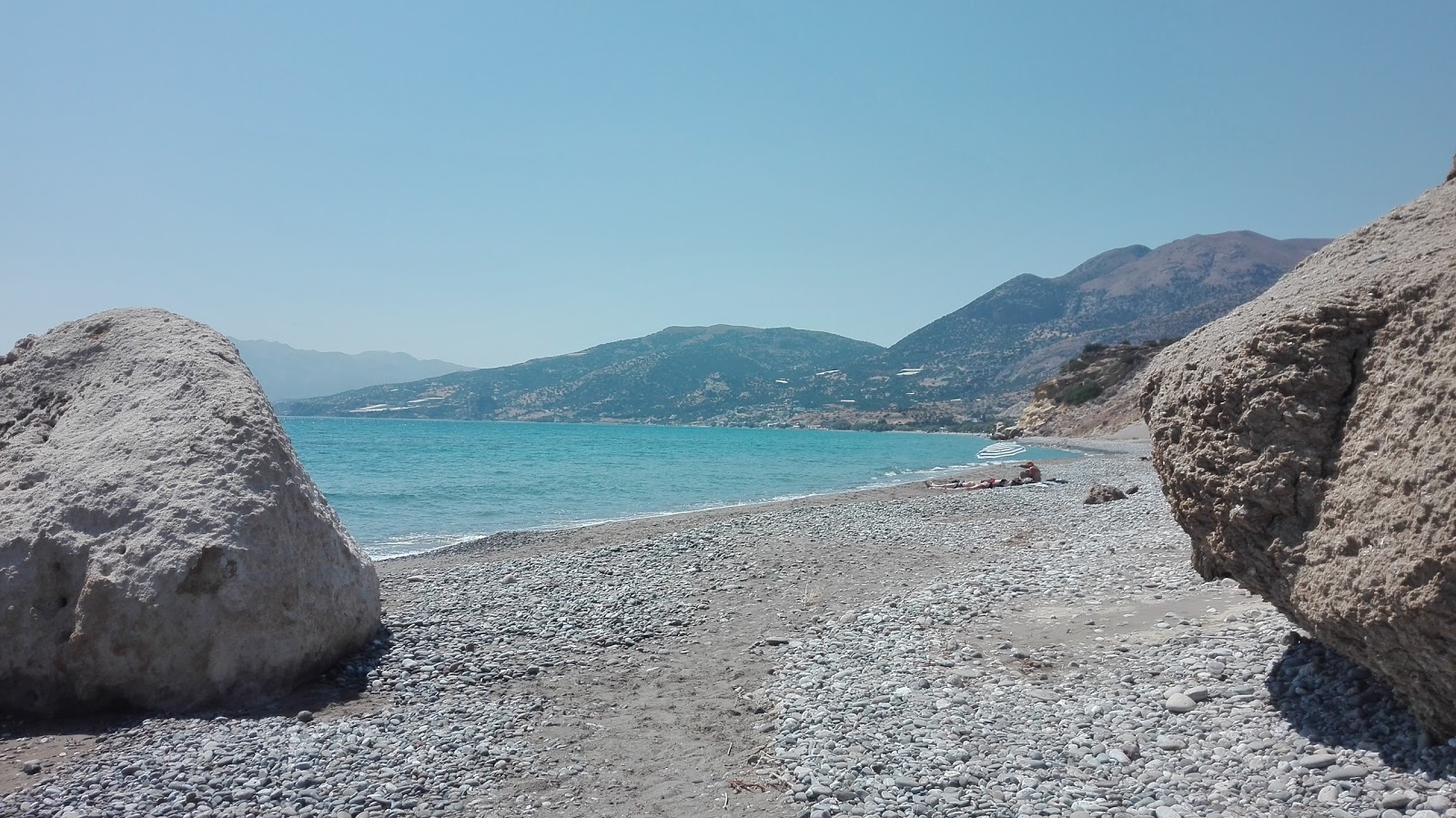 Armenopetra beach的照片 带有宽敞的海岸