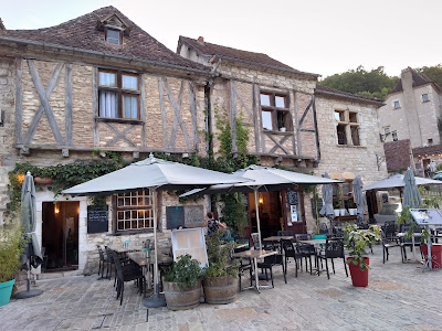 La Terrasse à Saint-Cirq-Lapopie