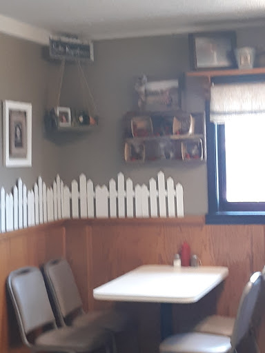 Barbecue Restaurant «Backwoods BBQ», reviews and photos, 5172 Hinkleville Rd, Paducah, KY 42001, USA