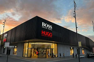 BOSS Outlet image