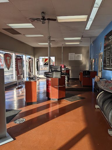 Tire Shop «Firestone Complete Auto Care», reviews and photos, 3529 S Westnedge Ave, Kalamazoo, MI 49008, USA