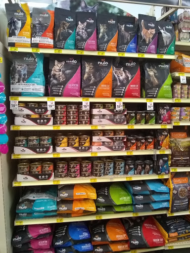 Pet Supply Store «PetSmart», reviews and photos, 5 Mystic View Rd, Everett, MA 02149, USA