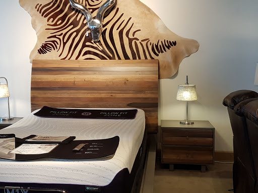 Outlet Store «Rooms To Go Outlet Furniture Store - Grand Prairie», reviews and photos, 2725 TX-360 #100, Grand Prairie, TX 75052, USA