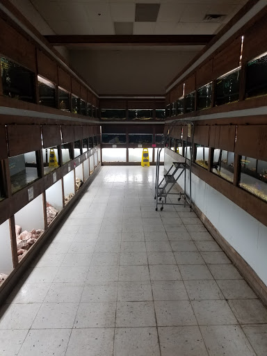 Pet Store «Pet World Warehouse Outlet», reviews and photos, 2148 W Beltline Hwy, Madison, WI 53713, USA