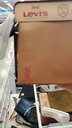 Clothing Store «Ross Dress for Less», reviews and photos, 3425 E Foothill Blvd, Pasadena, CA 91107, USA