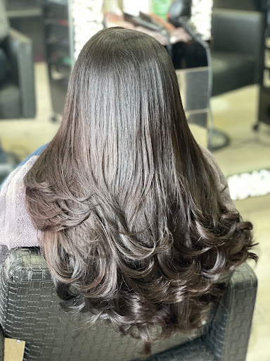 Beauty Salon «Mary Dominican Beauty Salon», reviews and photos, 736 Broadway, Newark, NJ 07104, USA