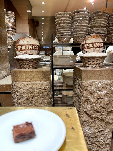 Personalised cakes in Milan